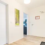 Homefy Oldtown - 6 People - 2 Bath - Balcony - Location * Dusseldorf